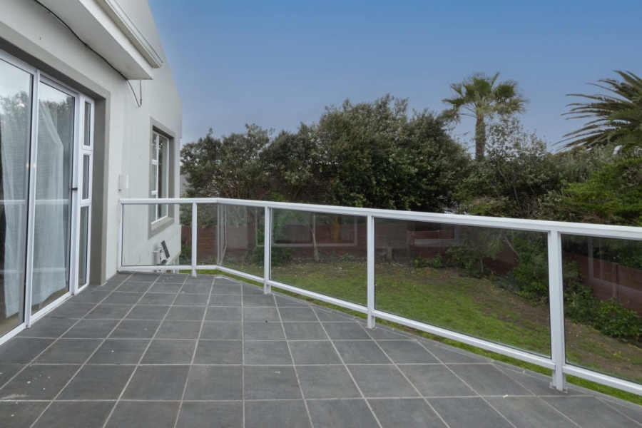 5 Bedroom Property for Sale in Sunset Beach Western Cape